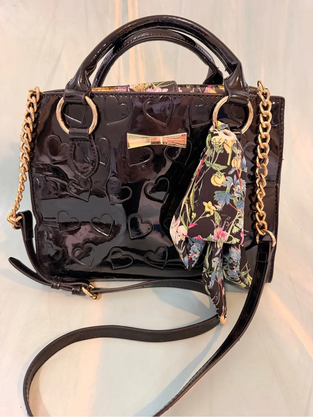Betsey Johnson Patent Black Heart-Embossed Satchel with Floral Scarf 🖤 excellent